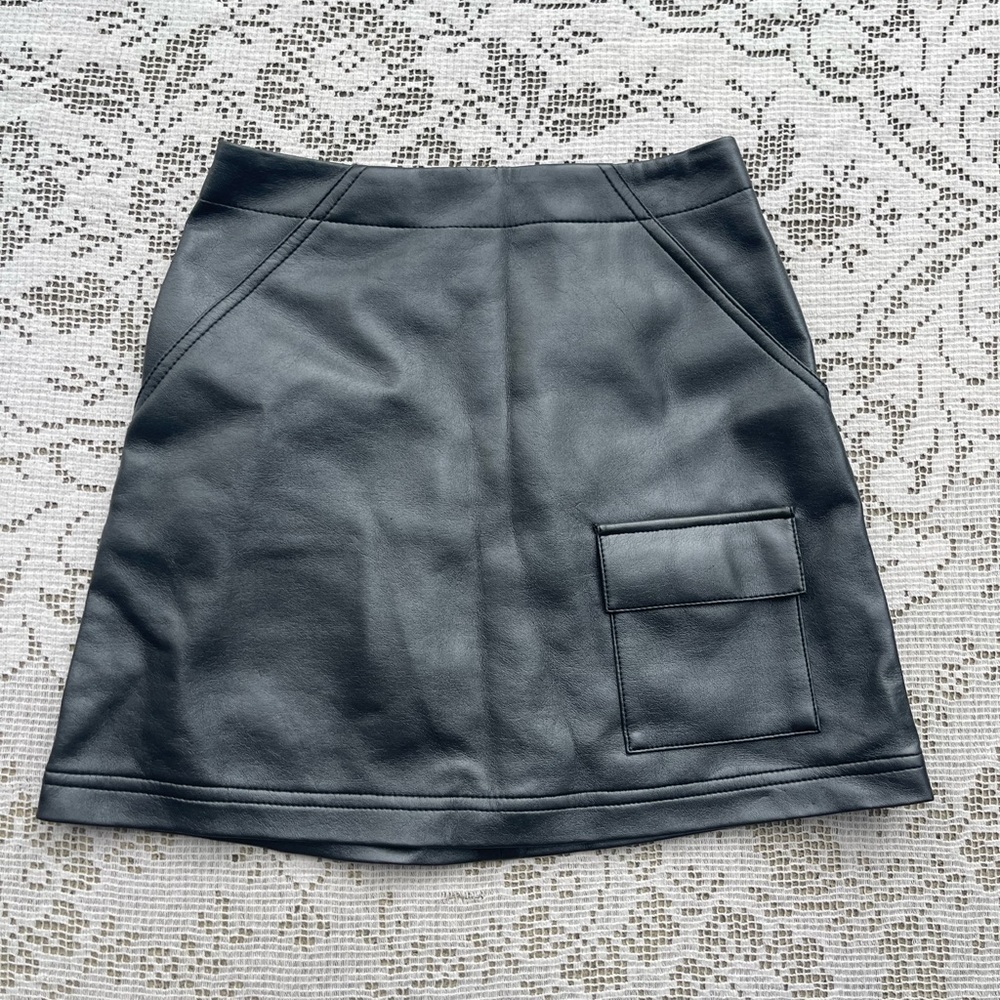 Gap cyber core futuristic mini faux leather polyvinyl pvc shinny skirt size 26